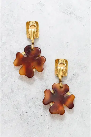 Chanel Chanel CC Tortoiseshell Clover Clip-On Earrings | Thumbnail 3 Chanel Chanel CC Tortoiseshell Clover Clip-On Earrings | Thumbnail 3