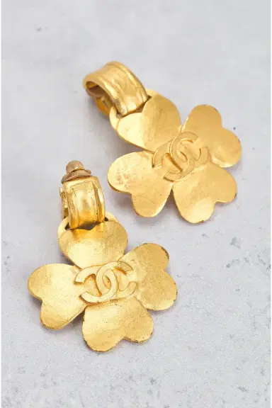 Chanel Chanel 1995 CC Clover Clip-On Earrings | Thumbnail 4 Chanel Chanel 1995 CC Clover Clip-On Earrings | Thumbnail 4