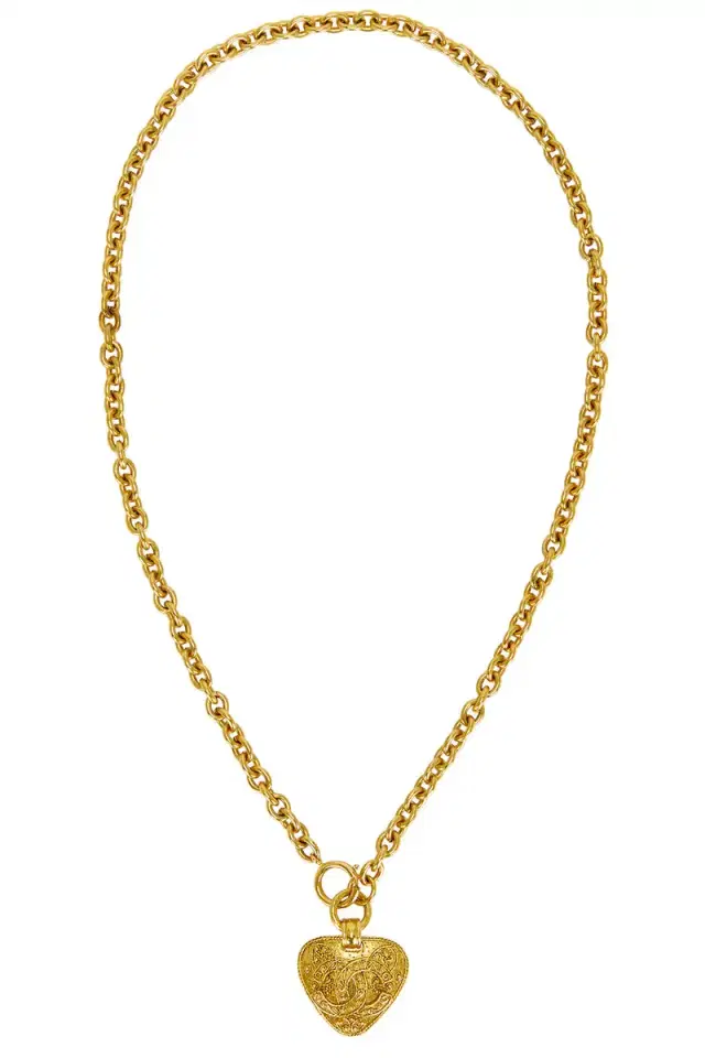 Chanel CC Heart Necklace Chanel CC Heart Necklace