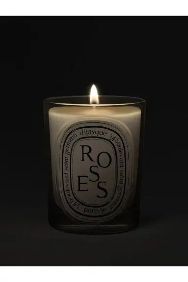 Diptyque Roses Classic Candle | Thumbnail 3 Diptyque Roses Classic Candle | Thumbnail 3