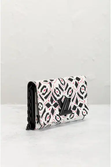 FWRD Renew Louis Vuitton Portefeuille Twisted Wallet On Chain | Thumbnail 6 FWRD Renew Louis Vuitton Portefeuille Twisted Wallet On Chain | Thumbnail 6