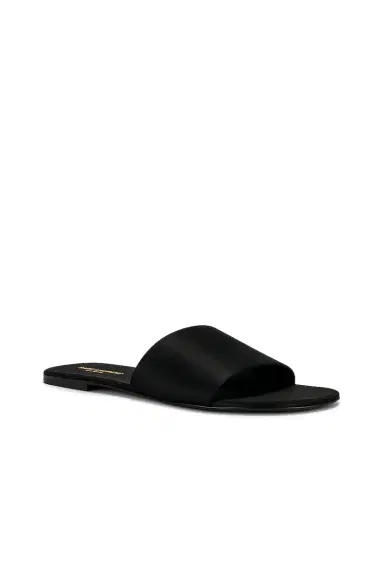 Saint Laurent Tail 05 | Thumbnail 2 Saint Laurent Tail 05 | Thumbnail 2