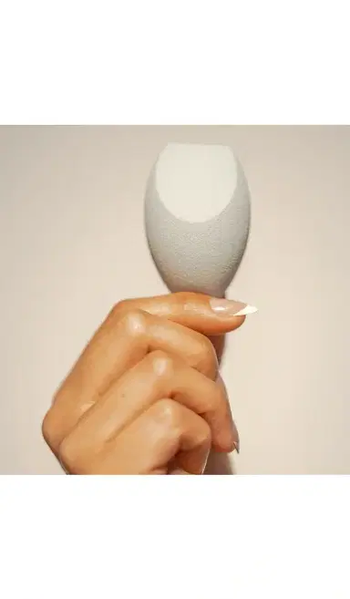 Dolce Glow Blending Sponge | Thumbnail 2 Dolce Glow Blending Sponge | Thumbnail 2