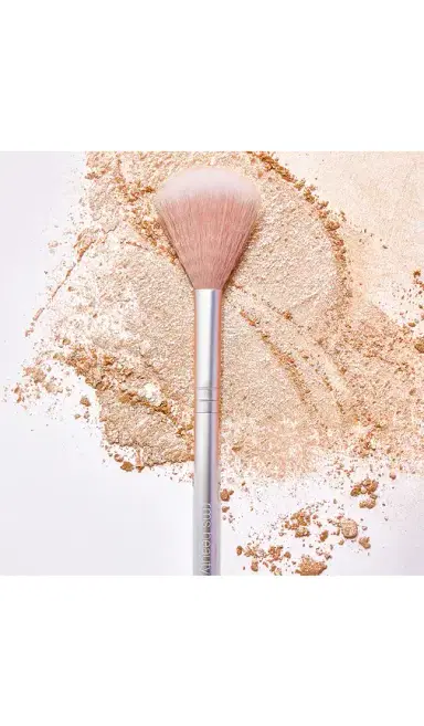RMS Beauty Skin2skin Classic Fan Brush | Thumbnail 2 RMS Beauty Skin2skin Classic Fan Brush | Thumbnail 2