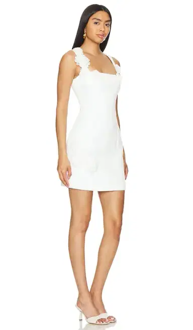 Elliatt Trompe Dress | Thumbnail 2 Elliatt Trompe Dress | Thumbnail 2