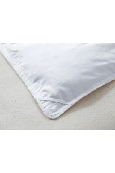 Parachute Midweight Down Alternative Duvet Insert | Thumbnail 2 Parachute Midweight Down Alternative Duvet Insert | Thumbnail 2