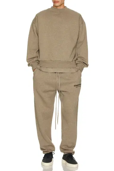 Fear of God Essentials Classic Fit Fleece Sweatpant | Thumbnail 5 Fear of God Essentials Classic Fit Fleece Sweatpant | Thumbnail 5