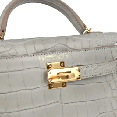 HERMÈS Hermes Special Order (HSS) Kelly Sellier 20 Gris Perle Verso Matte Alligator Gold Hardware | Thumbnail 7 HERMÈS Hermes Special Order (HSS) Kelly Sellier 20 Gris Perle Verso Matte Alligator Gold Hardware | Thumbnail 7