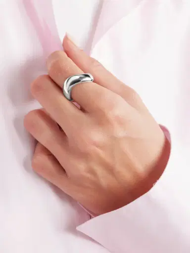 LIÉ STUDIO The Ivalo Silver Ring | Thumbnail 2 LIÉ STUDIO The Ivalo Silver Ring | Thumbnail 2
