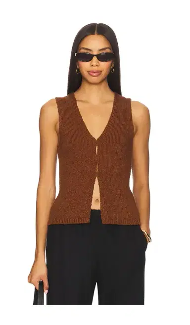 ASTR the Label Taimi Sweater Vest | Thumbnail 1 ASTR the Label Taimi Sweater Vest | Thumbnail 1