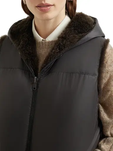 Brunello Cucinelli Women's Cashmere Shearling Reversible Hooded Vest with Precious Trim - Rust Brown | Thumbnail 4 Brunello Cucinelli Women's Cashmere Shearling Reversible Hooded Vest with Precious Trim - Rust Brown | Thumbnail 4