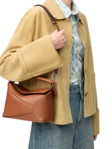LOEWE Women's Puzzle Edge Leather Shoulder Bag - Light Grey | Thumbnail 7 LOEWE Women's Puzzle Edge Leather Shoulder Bag - Light Grey | Thumbnail 7