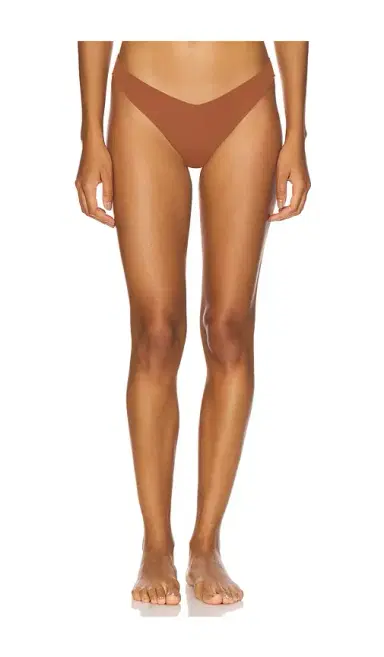 Journelle Estelle Thong | Thumbnail 1 Journelle Estelle Thong | Thumbnail 1