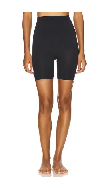 Skims Seamless Sculpt Mid Thigh Short | Thumbnail 1 Skims Seamless Sculpt Mid Thigh Short | Thumbnail 1