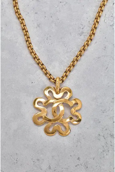 Chanel Chanel 1995 CC Clover Necklace | Thumbnail 3 Chanel Chanel 1995 CC Clover Necklace | Thumbnail 3