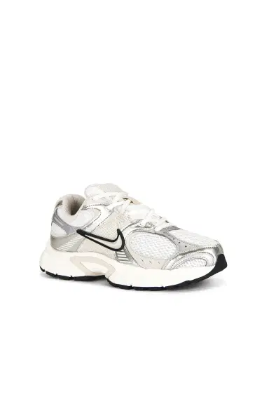Nike V5 Runner Sneaker | Thumbnail 2 Nike V5 Runner Sneaker | Thumbnail 2