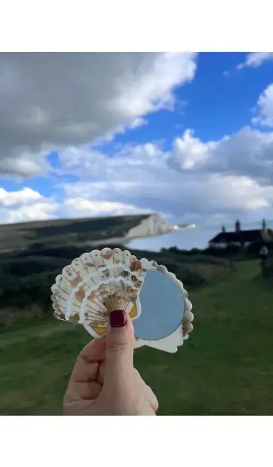 Solar Eclipse Hand-painted Seashell Compact Mirror | Thumbnail 2 Solar Eclipse Hand-painted Seashell Compact Mirror | Thumbnail 2