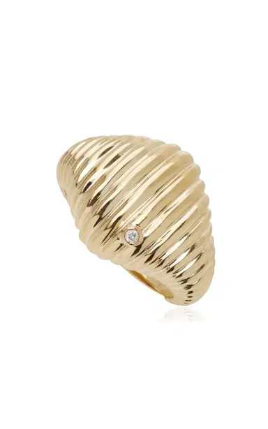 Yvonne Léon 9K Yellow Gold Oval Berlingot Signet Ring | Thumbnail 3 Yvonne Léon 9K Yellow Gold Oval Berlingot Signet Ring | Thumbnail 3