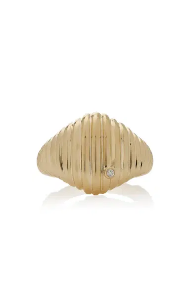 Yvonne Léon 9K Yellow Gold Oval Berlingot Signet Ring | Thumbnail 1 Yvonne Léon 9K Yellow Gold Oval Berlingot Signet Ring | Thumbnail 1