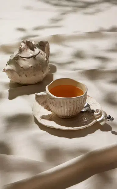 Moda Domus Riviera Shell Ceramic Teapot - White | Thumbnail 2 Moda Domus Riviera Shell Ceramic Teapot - White | Thumbnail 2