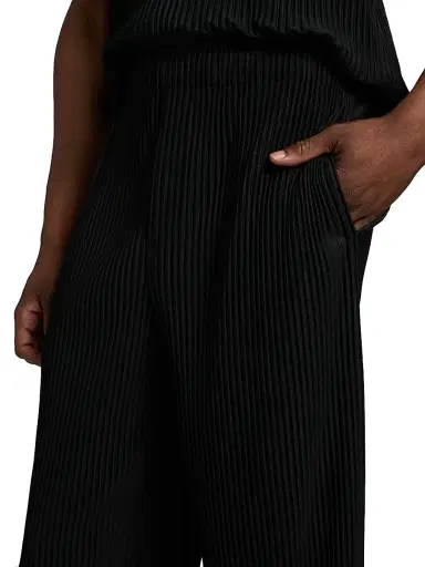 Homme Plissé Issey Miyake Men's August Knit Pleated Tapered-Leg Pants - Black | Thumbnail 6 Homme Plissé Issey Miyake Men's August Knit Pleated Tapered-Leg Pants - Black | Thumbnail 6