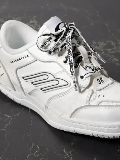 Balenciaga Hamptons Distressed Leather Sneakers | Thumbnail 4 Balenciaga Hamptons Distressed Leather Sneakers | Thumbnail 4