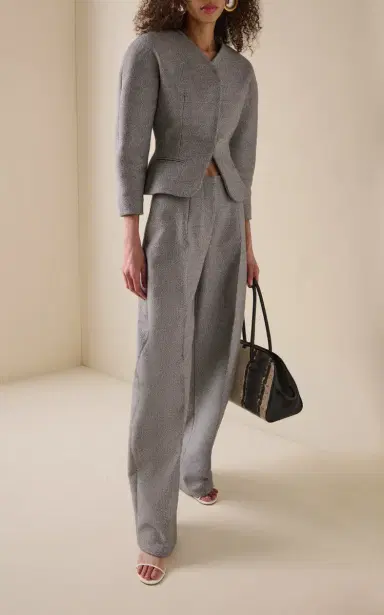 Jacquemus Ovalo Crepe Petite Jacket | Thumbnail 3 Jacquemus Ovalo Crepe Petite Jacket | Thumbnail 3