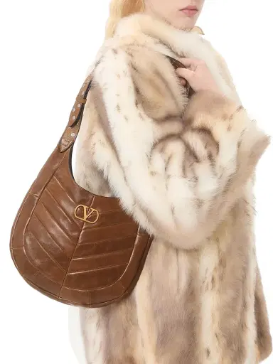 Valentino Garavani Women's Hoboho Hobo Bag in Chevron-Patterned Nappa Leather - Tundra | Thumbnail 3 Valentino Garavani Women's Hoboho Hobo Bag in Chevron-Patterned Nappa Leather - Tundra | Thumbnail 3