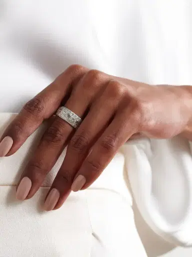 De Beers London Talisman Large 18-karat White Gold Diamond Ring | Thumbnail 2 De Beers London Talisman Large 18-karat White Gold Diamond Ring | Thumbnail 2