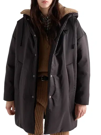 Prada Women's Lightweight Re-Nylon Raincoat - Black | Thumbnail 4 Prada Women's Lightweight Re-Nylon Raincoat - Black | Thumbnail 4
