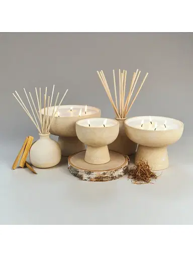 Blueme Spiritual Palo Santo & Vetiver Scented Candle Giant | Thumbnail 6 Blueme Spiritual Palo Santo & Vetiver Scented Candle Giant | Thumbnail 6