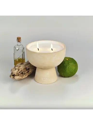 Blueme Nostalgia Bergamot & Musk Ceramic Candle Giant | Thumbnail 5 Blueme Nostalgia Bergamot & Musk Ceramic Candle Giant | Thumbnail 5