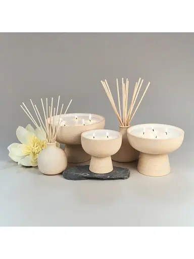 Blueme Balance White Lotus & Tea Ceramic Candle Giant | Thumbnail 6 Blueme Balance White Lotus & Tea Ceramic Candle Giant | Thumbnail 6
