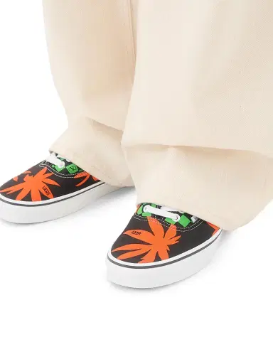 Valentino Garavani and Vans Men's Low-Top Sneakers | Thumbnail 7 Valentino Garavani and Vans Men's Low-Top Sneakers | Thumbnail 7