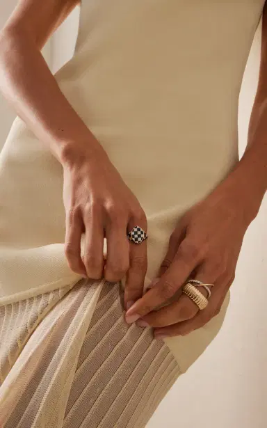 Yvonne Léon 9K Gold Marquise Black Checkered Ring | Thumbnail 2 Yvonne Léon 9K Gold Marquise Black Checkered Ring | Thumbnail 2