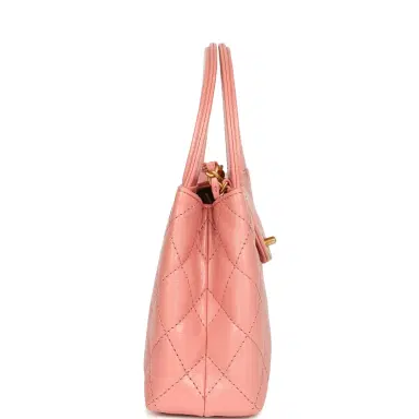 Chanel Chanel Small Kelly Shopper Coral Shiny Aged Calfskin Brushed Gold Hardware | Thumbnail 3 Chanel Chanel Small Kelly Shopper Coral Shiny Aged Calfskin Brushed Gold Hardware | Thumbnail 3