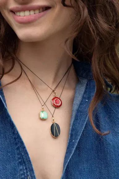 MONICA RICH KOSANN Green Cushion Deco Locket Necklace | Thumbnail 2 MONICA RICH KOSANN Green Cushion Deco Locket Necklace | Thumbnail 2