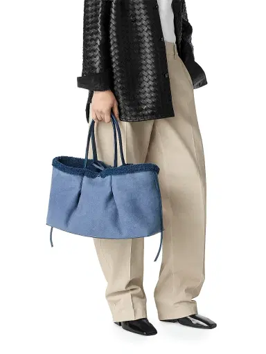 Bottega Veneta Women's Pinacoteca Reversible Shearling Tote - Ocean Pacific | Thumbnail 3 Bottega Veneta Women's Pinacoteca Reversible Shearling Tote - Ocean Pacific | Thumbnail 3