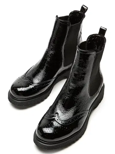 La Canadienne Women's Hansel 35MM Crinkled Patent Leather Chelsea Boots - Black Patent Leather | Thumbnail 3 La Canadienne Women's Hansel 35MM Crinkled Patent Leather Chelsea Boots - Black Patent Leather | Thumbnail 3