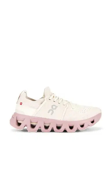 On Cloudswift 4 Sneaker | Thumbnail 1 On Cloudswift 4 Sneaker | Thumbnail 1