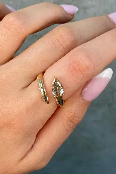 RARE COLORS BY NAMDAR Champagne Diamond Spiral Pinky Ring | Thumbnail 3 RARE COLORS BY NAMDAR Champagne Diamond Spiral Pinky Ring | Thumbnail 3