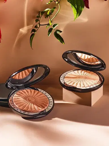 CHANTECAILLE Perfect Blur Finishing Powder | Thumbnail 3 CHANTECAILLE Perfect Blur Finishing Powder | Thumbnail 3