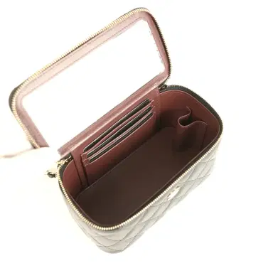 Chanel Chanel Small Classic Vanity Case Black Shiny Caviar Light Gold Hardware | Thumbnail 8 Chanel Chanel Small Classic Vanity Case Black Shiny Caviar Light Gold Hardware | Thumbnail 8