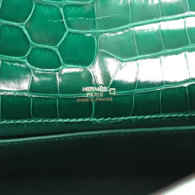 HERMÈS Hermes Kelly Pochette Vert Emeraude Shiny Alligator Mississippiensis Gold Hardware | Thumbnail 7 HERMÈS Hermes Kelly Pochette Vert Emeraude Shiny Alligator Mississippiensis Gold Hardware | Thumbnail 7