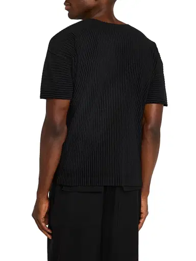 Homme Plissé Issey Miyake Men's Pleated Drop-Shoulder T-Shirt | Thumbnail 4 Homme Plissé Issey Miyake Men's Pleated Drop-Shoulder T-Shirt | Thumbnail 4