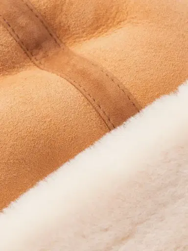 TOTEME Shearling Hat | Thumbnail 3 TOTEME Shearling Hat | Thumbnail 3