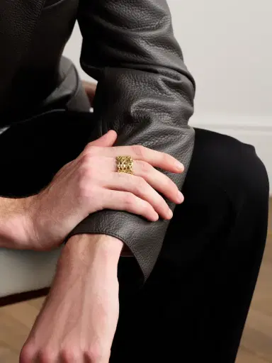 Hoorsenbuhs Damash 18-Karat Gold Ring - Men | Thumbnail 2 Hoorsenbuhs Damash 18-Karat Gold Ring - Men | Thumbnail 2