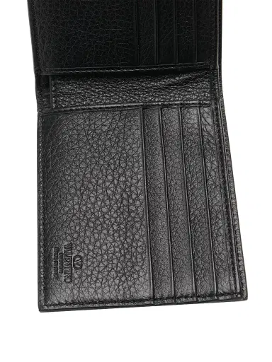 Valentino Garavani Men's Rockstud Wallet in Grainy Calfskin | Thumbnail 4 Valentino Garavani Men's Rockstud Wallet in Grainy Calfskin | Thumbnail 4
