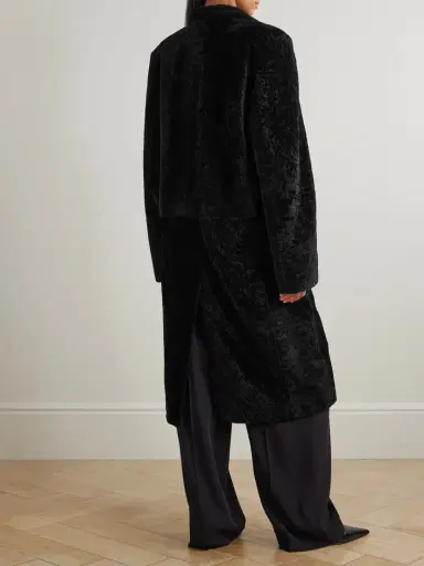 TOTEME Classic Shearling Coat | Thumbnail 4 TOTEME Classic Shearling Coat | Thumbnail 4