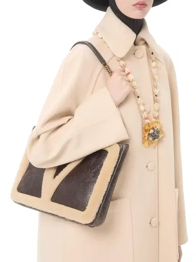 Valentino Garavani Women's Viva Superstar Medium Shopping Bag in Shearling - Brown Beige | Thumbnail 3 Valentino Garavani Women's Viva Superstar Medium Shopping Bag in Shearling - Brown Beige | Thumbnail 3